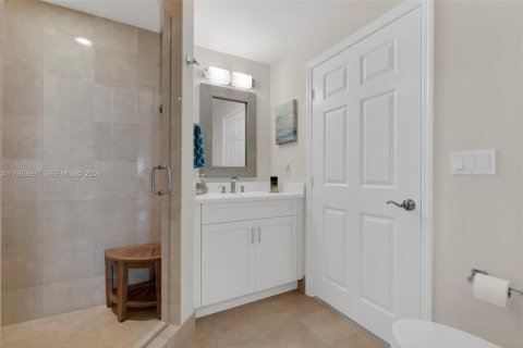Condominio en venta en Fort Lauderdale, Florida, 3 dormitorios, 170.57 m2 № 2028518 - foto 20