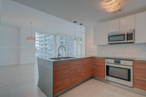 Copropriété à louer à Miami, Floride: 2 chambres, 113.9 m2 № 2415642 - photo 6