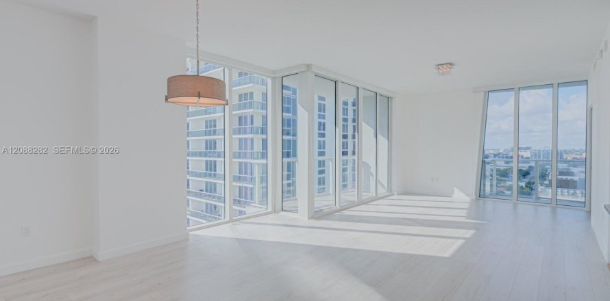 Condo à Miami, Floride, 2 chambres № 2415642