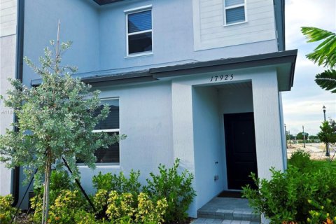 Townhouse in Homestead, Florida 3 bedrooms № 1944483 - photo 3