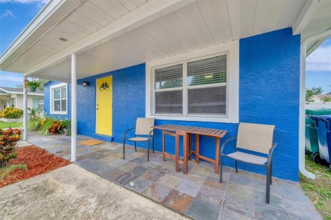 House in Palmetto, Florida 4 bedrooms, 179.12 sq.m. № 1901855 - photo 2