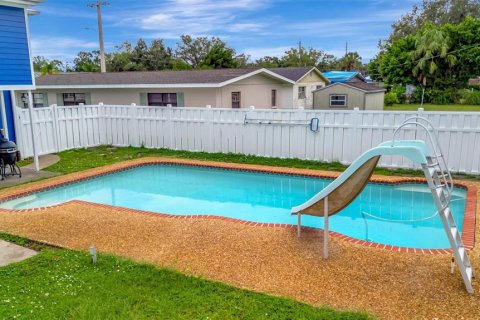 House in Palmetto, Florida 4 bedrooms, 179.12 sq.m. № 1901855 - photo 4