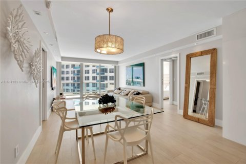 Condo in Miami Beach, Florida, 2 bedrooms  № 1832255 - photo 7