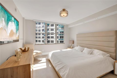 Condo in Miami Beach, Florida, 2 bedrooms  № 1832255 - photo 12