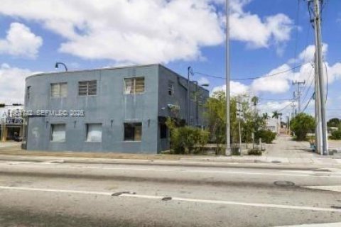 Propiedad comercial en venta en Miami, Florida № 2153162 - foto 5