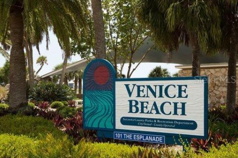 House in Venice, Florida 2 bedrooms, 138.52 sq.m. № 597417 - photo 14