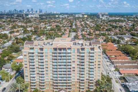 Condominio en Miami, Florida, 1 dormitorio  № 2011798