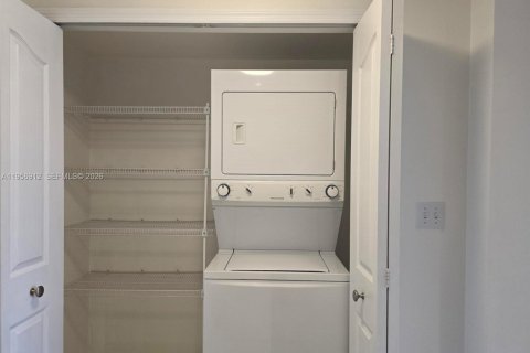 Condominio en alquiler en Miami, Florida, 1 dormitorio, 66.05 m2 № 2011798 - foto 17