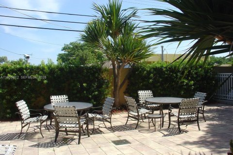 Condominio en alquiler en Miami, Florida, 1 dormitorio, 66.05 m2 № 2011798 - foto 13
