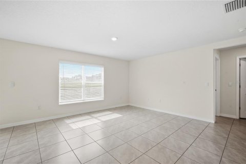 Villa ou maison à louer à Wimauma, Floride: 5 chambres, 248.42 m2 № 2380788 - photo 5