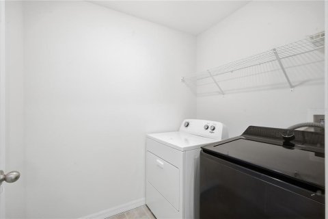 Villa ou maison à louer à Wimauma, Floride: 5 chambres, 248.42 m2 № 2380788 - photo 16