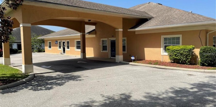 Propiedad comercial en Haines City, Florida 767 m2 № 1512048
