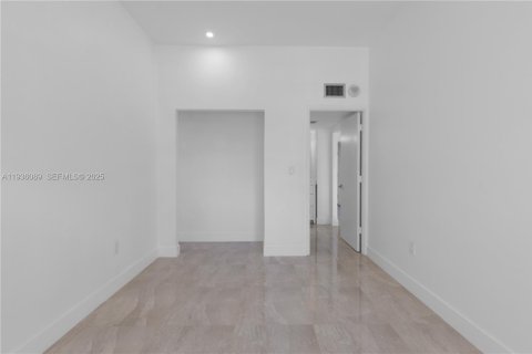 Copropriété à vendre à Aventura, Floride: 2 chambres, 94.95 m2 № 1994235 - photo 17