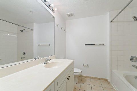 Condo in Palm Beach Gardens, Florida, 1 bedroom  № 2087150 - photo 26