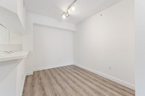 Condo in Palm Beach Gardens, Florida, 1 bedroom  № 2087150 - photo 10