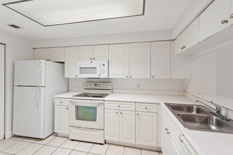 Condo in Palm Beach Gardens, Florida, 1 bedroom  № 2087150 - photo 14