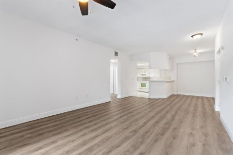 Condo in Palm Beach Gardens, Florida, 1 bedroom  № 2087150 - photo 8