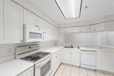 Condo in Palm Beach Gardens, Florida, 1 bedroom  № 2087150 - photo 15