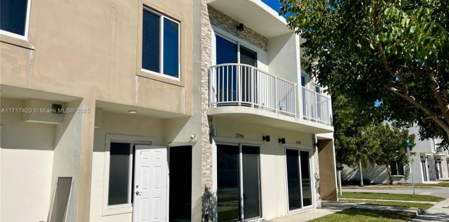 Таунхаус в Хомстед, Флорида 4 спальни, 133.22м2 № 1957872