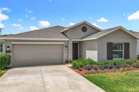 House in TRINITY LAKES in Groveland, Florida 4 bedrooms, 180.23 sq.m. № 2216857 - photo 2