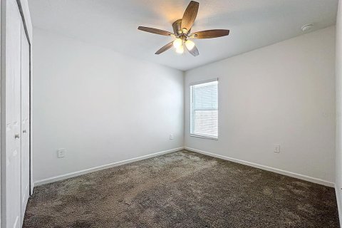 House in TRINITY LAKES in Groveland, Florida 4 bedrooms, 180.23 sq.m. № 2216857 - photo 17