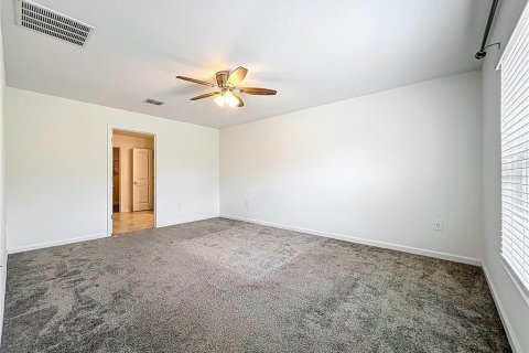 House in TRINITY LAKES in Groveland, Florida 4 bedrooms, 180.23 sq.m. № 2216857 - photo 18