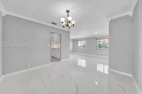 House in Plantation, Florida 4 bedrooms, 198.44 sq.m. № 2192990