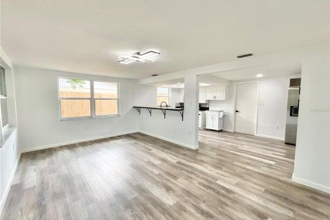 Villa ou maison à vendre à Holiday, Floride: 2 chambres, 122.07 m2 № 1677925 - photo 18