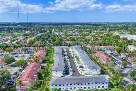 Townhouse in Pembroke Park, Florida 3 bedrooms, 118.54 sq.m. № 1875544 - photo 25