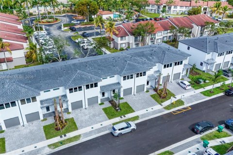 Townhouse in Pembroke Park, Florida 3 bedrooms, 118.54 sq.m. № 1875544 - photo 7