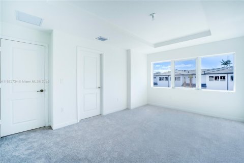Townhouse in Pembroke Park, Florida 3 bedrooms, 118.54 sq.m. № 1875544 - photo 16