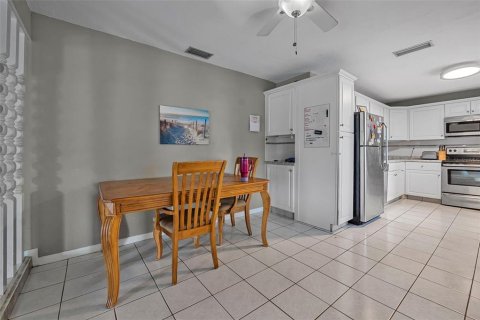 House in Palm Coast, Florida 3 bedrooms, 137.77 sq.m. № 1835332 - photo 5