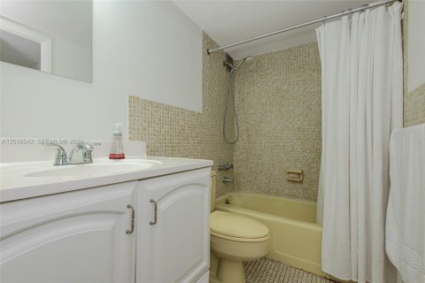Condominio en venta en Miami Beach, Florida, 1 dormitorio, 60.85 m2 № 2087641 - foto 11