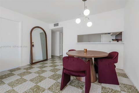 Condominio en venta en Miami Beach, Florida, 1 dormitorio, 60.85 m2 № 2087641 - foto 8