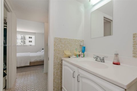 Condominio en venta en Miami Beach, Florida, 1 dormitorio, 60.85 m2 № 2087641 - foto 23