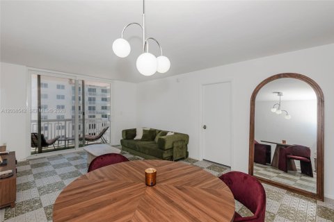 Condominio en venta en Miami Beach, Florida, 1 dormitorio, 60.85 m2 № 2087641 - foto 2