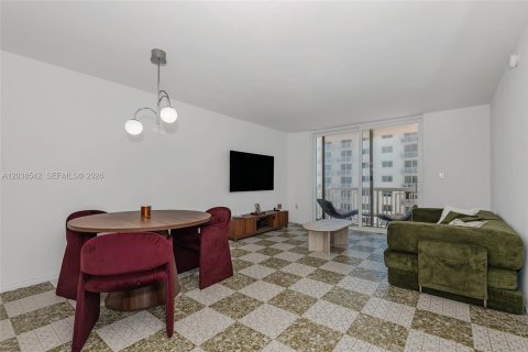 Condominio en Miami Beach, Florida, 1 dormitorio № 2087641