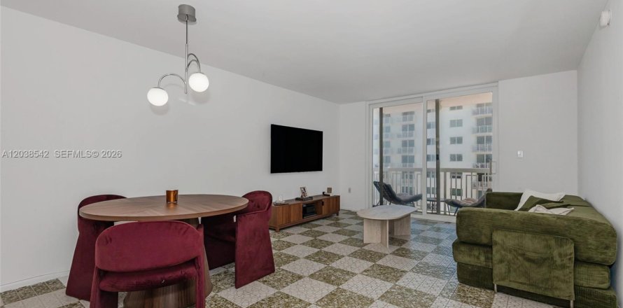 Condominio en Miami Beach, Florida, 1 dormitorio  № 2087641