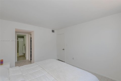 Condominio en venta en Miami Beach, Florida, 1 dormitorio, 60.85 m2 № 2087641 - foto 20