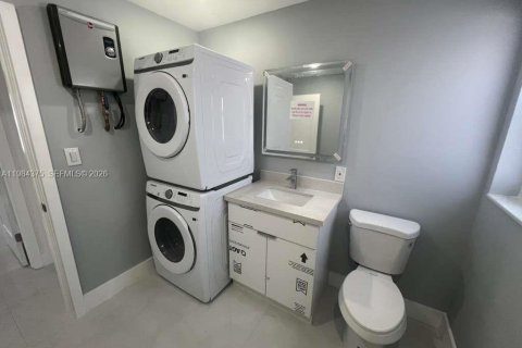 Снять в аренду виллу или дом в Помпано-Бич, Флорида 3 спальни, 88.26м2, № 2045653 - фото 25