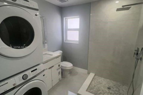 Снять в аренду виллу или дом в Помпано-Бич, Флорида 3 спальни, 88.26м2, № 2045653 - фото 27