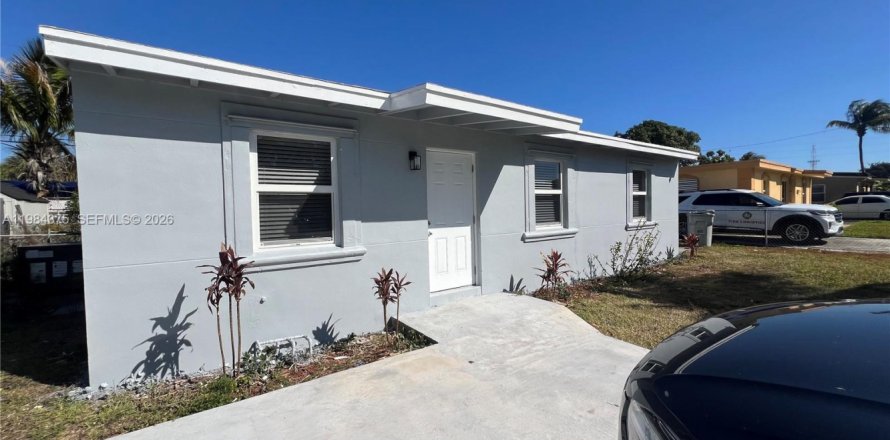 Дом в Помпано-Бич, Флорида 3 спальни, 88.26м2 № 2045653