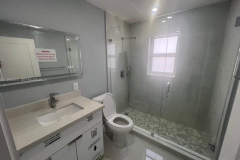 Снять в аренду виллу или дом в Помпано-Бич, Флорида 3 спальни, 88.26м2, № 2045653 - фото 15