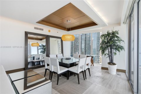 Condo in Miami, Florida, 3 bedrooms № 2185550 - photo 15