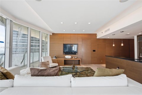 Condo in Miami, Florida, 3 bedrooms № 2185550 - photo 11