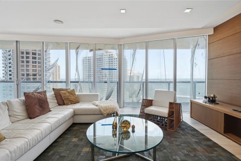 Condo in Miami, Florida, 3 bedrooms № 2185550 - photo 12
