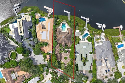 House in Jupiter, Florida 6 bedrooms, 650.41 sq.m. № 2169646 - photo 3
