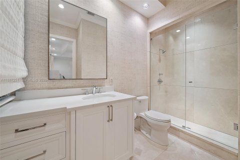 House in Jupiter, Florida 6 bedrooms, 650.41 sq.m. № 2169646 - photo 23