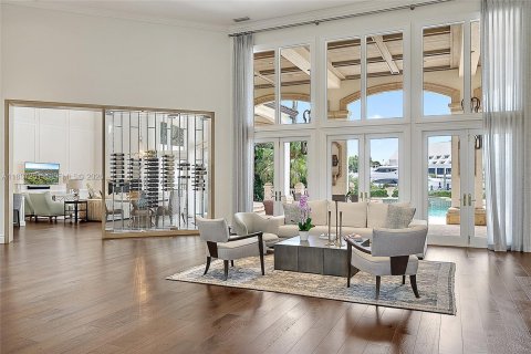 House in Jupiter, Florida 6 bedrooms, 650.41 sq.m. № 2169646 - photo 5