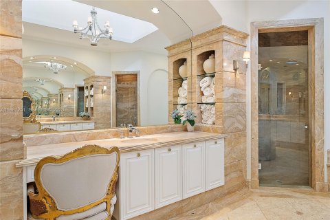 House in Jupiter, Florida 6 bedrooms, 650.41 sq.m. № 2169646 - photo 21